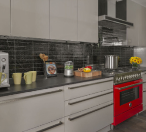 John Colaneri of HGTV’s Kitchen Cousin used the Under-Cabinet Lighting System to provide an unobstructed field of on-trend black subway tile in his home kitchen.